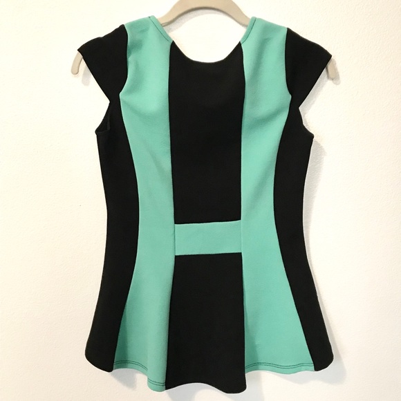 Form fitting flare top - Picture 2 of 2